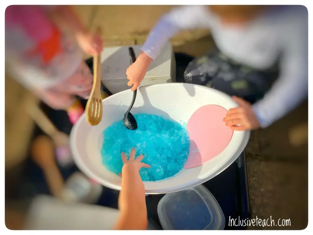 sensory play children using jelly in the tough tray